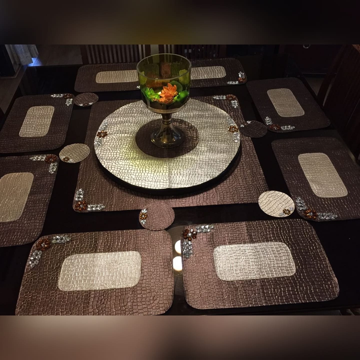 DINING TABLE MATS & RUNNER