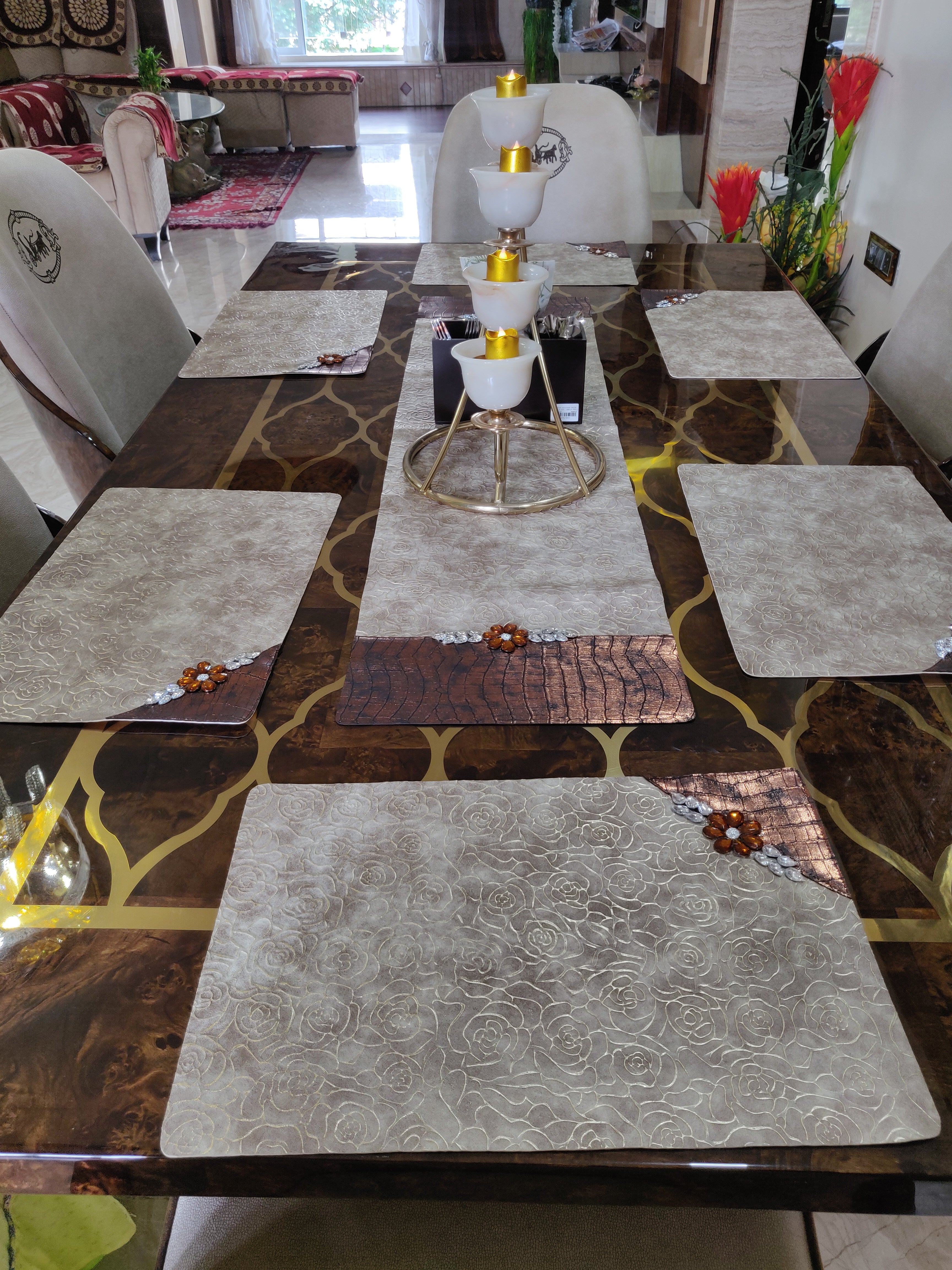 DINING TABLE MATS & RUNNER